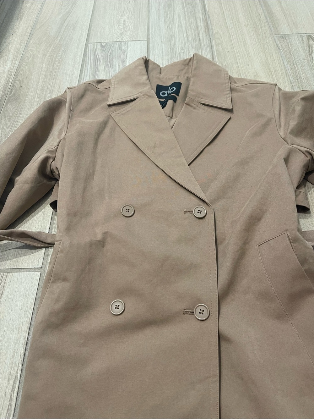Alo Yoga Prime Trench Coat Jacket Toasted Almond Sz S 4-6 W4620R - Picture 9 of 16
